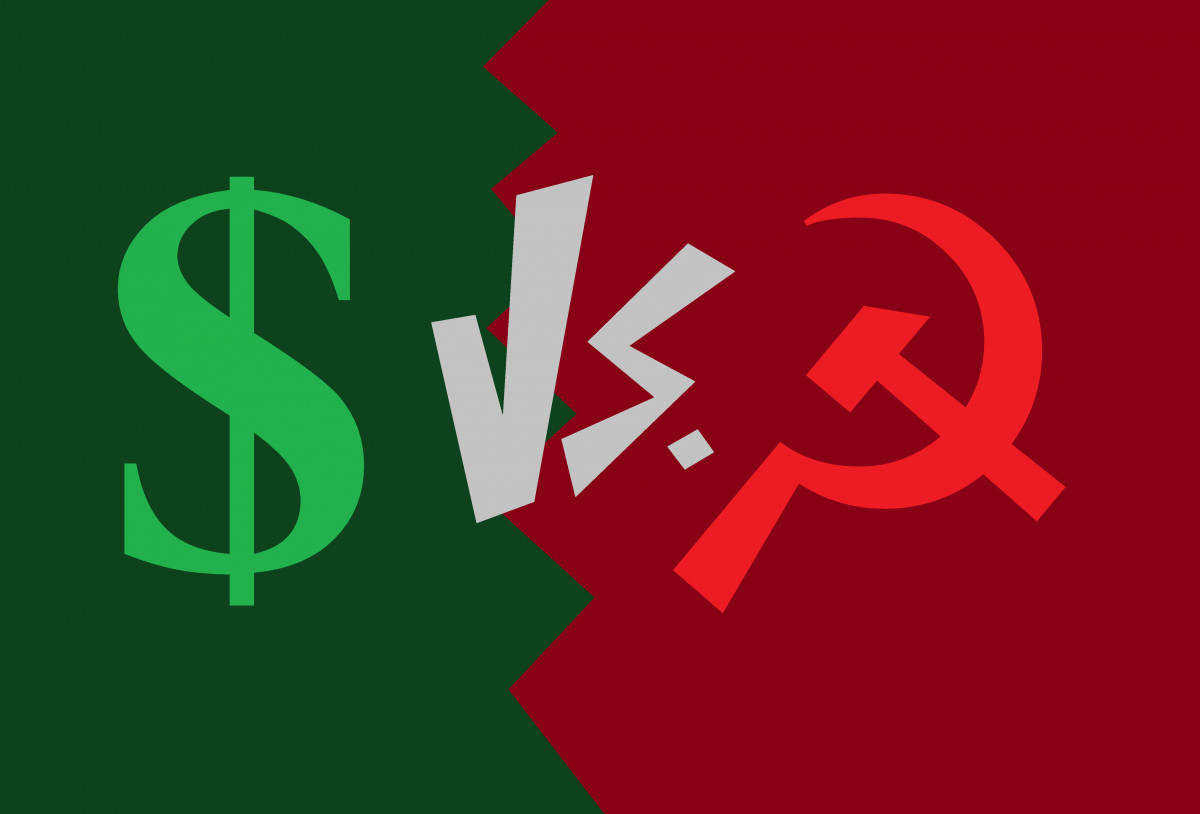 Entre capitalismo y comunismo
