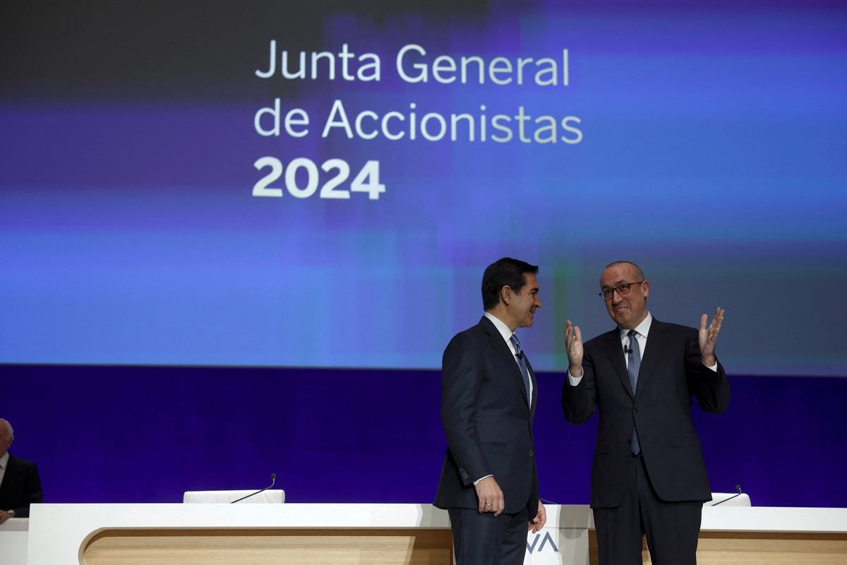El presidente de BBVA Carlos Torres Vila y el consejero delegado Onur Genc